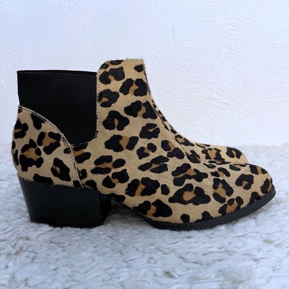 Steve Madden Jerry Leopard Cow  hair Chelsea Boots Women’s Size 8 - Pointed Toe